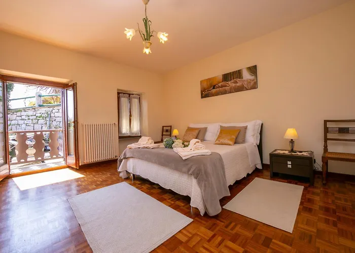 The On The - Happy *